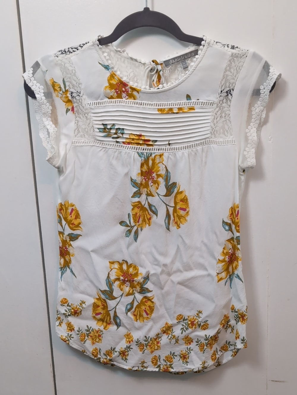 Daniel Rainn Blouse With Lace Accents And Gold Flowers